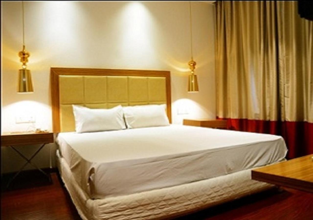 Hotel Amora - Rajnandgaon Raj Nandgaon Exteriér fotografie