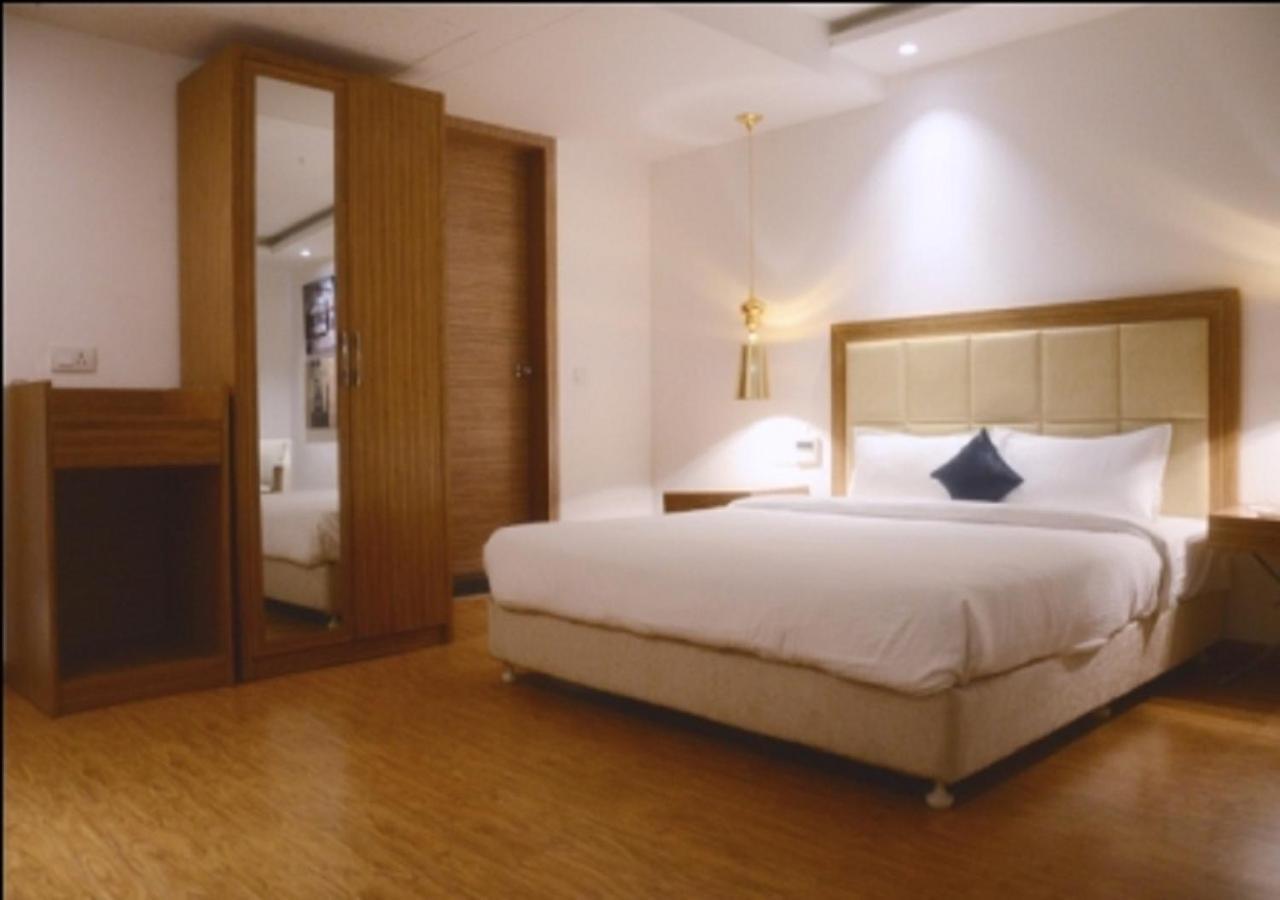 Hotel Amora - Rajnandgaon Raj Nandgaon Exteriér fotografie