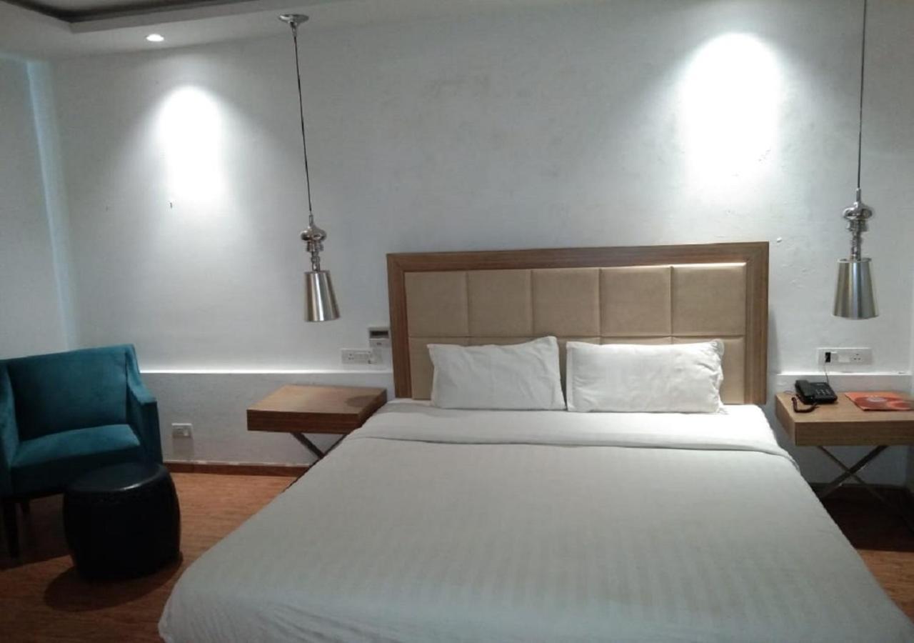 Hotel Amora - Rajnandgaon Raj Nandgaon Exteriér fotografie