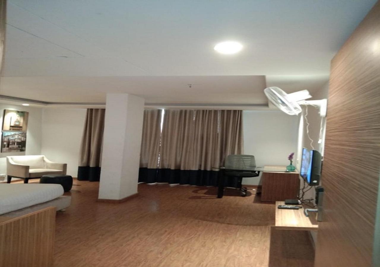 Hotel Amora - Rajnandgaon Raj Nandgaon Exteriér fotografie