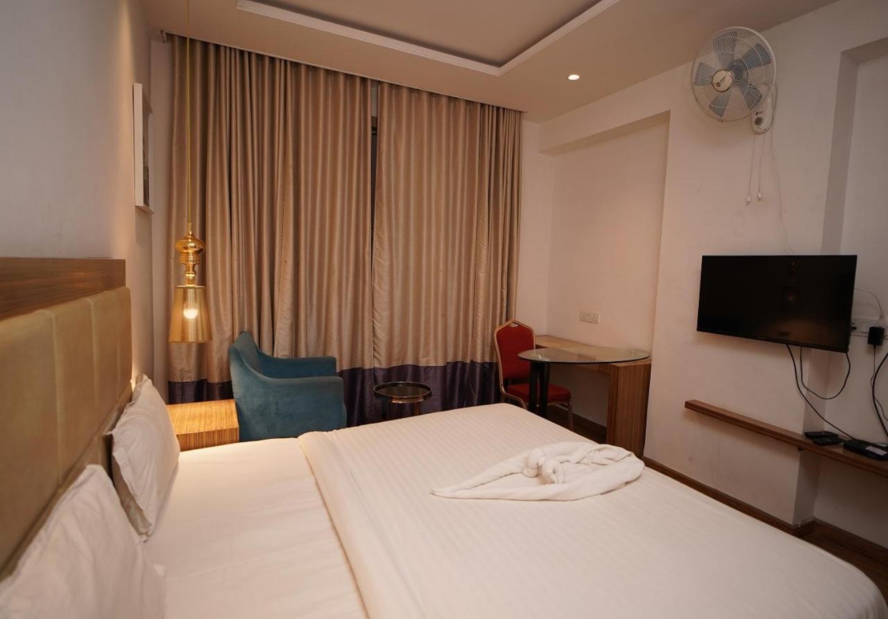 Hotel Amora - Rajnandgaon Raj Nandgaon Exteriér fotografie